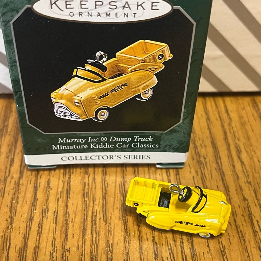 Hallmark Murray inc. yellow Dump Truck kiddie car ornament. Miniature collection